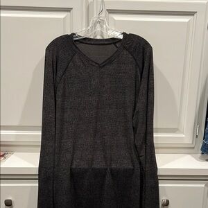 Black Long Sleeve V-Neck Top